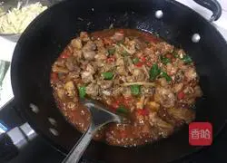 Illustration of how to stir-fry rabbit meat with ginger 4