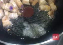 Illustration of how to make braised pork with liposuction 8
