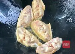 Illustration of how to cook chicken wings and winter melon 6