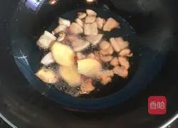 Illustration of how to make roasted pork with dried beans 4