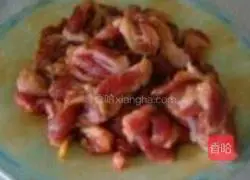 Illustration of how to stew pork with potato chunks 3