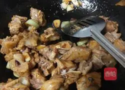 Illustration of how to stew beef brisket with tomatoes 5