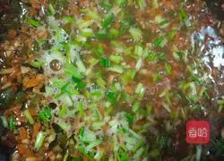 Illustration of how to make chicken and tofu pancakes 15