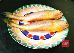 Braised small yellow croaker recipe 1