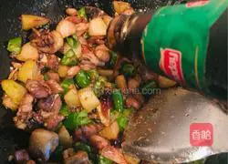 Potato roasted chicken.(2 Illustration of how to make a meal for one person 21