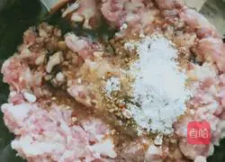 Illustration of how to make Hakka Yong Tofu 2