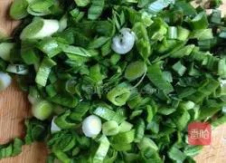 Illustration of how to make shredded pork with pickled mustard 6