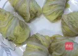 Illustration of how to make meatballs wrapped in vegetables 8