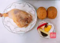 Illustration of how to cook chicken legs and roasted potatoes 1