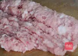 Illustration of how to make steamed meatballs with tomato juice 2