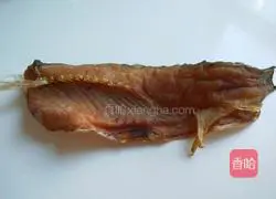 Illustration of how to make Hubei Braised Cured Fish Nuggets on the 15th day of the first lunar month.1