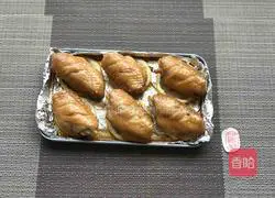 Illustration of how to make An-style lemon honey grilled chicken wings 7