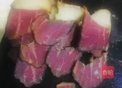 Illustration of how to make fried cauliflower with bacon 2