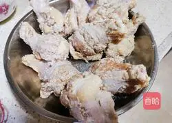 Illustration of how to make crispy fried chicken legs 9