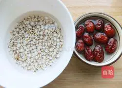 Illustration of how to make yam and barley porridge 1