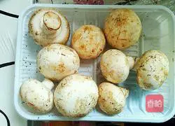 Illustration of how to make fried meat with mushrooms 1