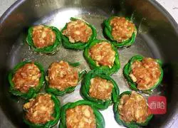 Illustration of how to make Panlong meatballs 9