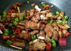 Illustration of how to make spicy stir-fried pork 9