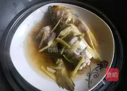 Illustration of how to make steamed yellow croaker 2