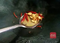 Illustration of how to stir-fry pork tongue 7