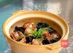 Illustration of how to steam pork ribs and fungus 12