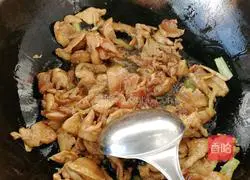 Illustration of how to make fried chicken breast with fungus 6