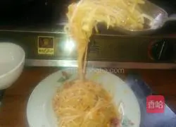 Illustration of how to make spicy and spicy potato shreds 9