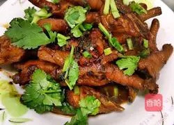 Illustration of how to make spicy chicken feet 18