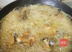 Illustration of how to make spicy and sour fish cubes 4