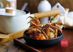 Illustration of how to cook hairy crabs with green onion meat segments 9