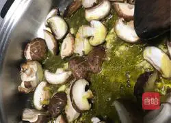 Spiced onions Illustration of making mushrooms 5