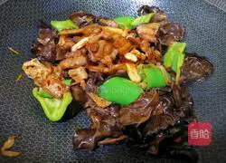 Illustration of how to make stir-fried day lily with pork belly and fungus 10
