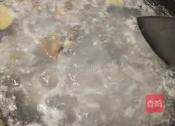 Illustration of making sauce-flavored pig's trotters 2