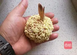 Illustration of how to eat shrimp 5