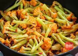 Illustration of how to make stir-fried organic cauliflower 8