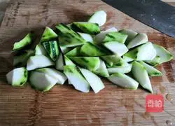 Illustration of how to make loofah with fat cow cover 1