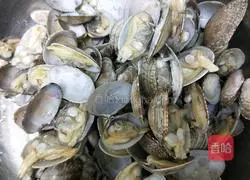 Illustration of how to make fried hala 3