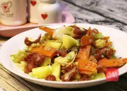 Illustration of how to make sausage and bamboo shoot slices 1