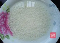 Illustration of how to make pearl meatballs 1