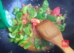 Illustration of home-style fried tomatoes with peppers 8