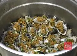 Illustration of how to make steamed oysters with garlic vermicelli and vermicelli 4