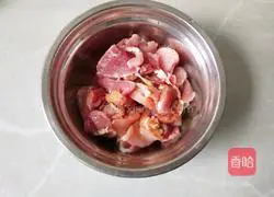 Illustration of how to make fried pork with pepper 3