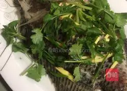 Cantonese style - Illustration of how to make steamed reservoir crucian carp 6