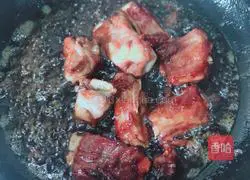 Illustration of how to make sweet and sour pork ribs 8