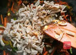 Illustration of how to make fish-flavored shredded pork 13