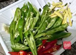 How to make fried pork belly with green beans Illustration 1