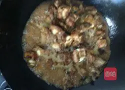 Illustration of how to cook pork ribs and braised potatoes 7