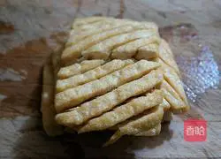 Illustration of how to make roasted pork with orchid dried beans 6