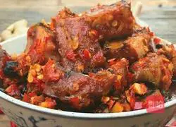 Illustration of how to make grass carp with chopped pepper 4