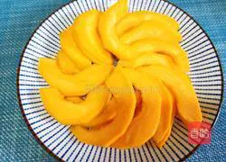 Illustration of how to make steamed pumpkin with black bean paste and minced meat 2